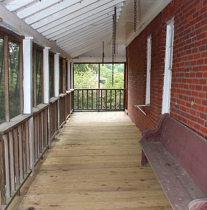 4th image of 613 Prince Henry Ave
