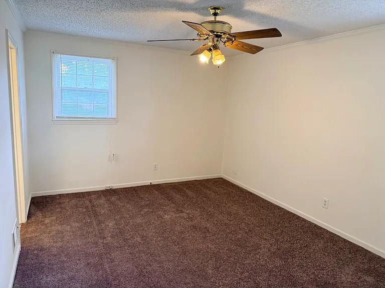 21 Golden Ct — Photo 12