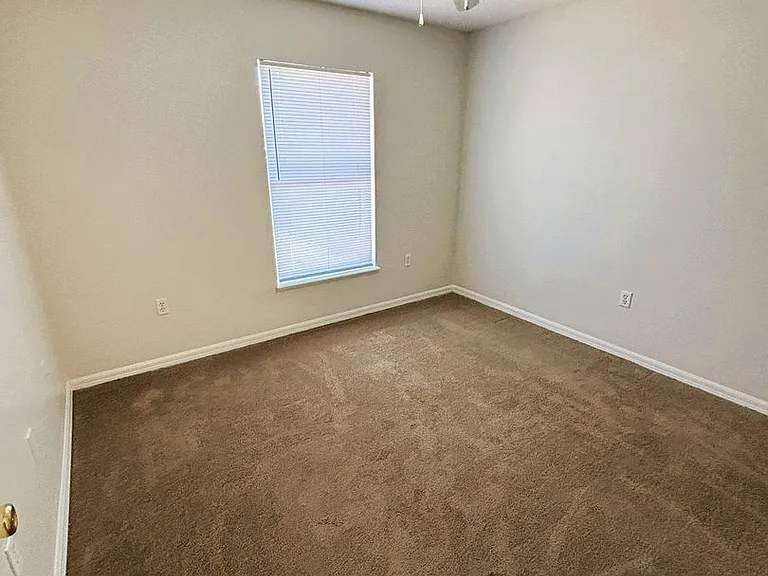 205 Churchill Ct — Photo 9