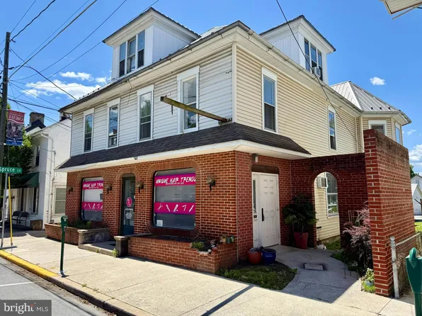 23 S Carlisle St, Greencastle, PA