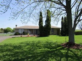 3060 Roth Rd, Oswego, IL 60543