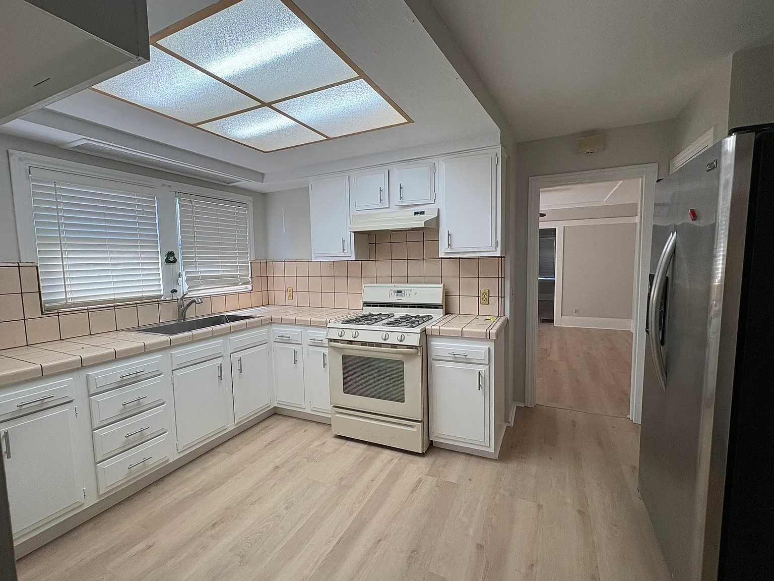 1 bed, 1.0 bath, $1,900 — Photo 1
