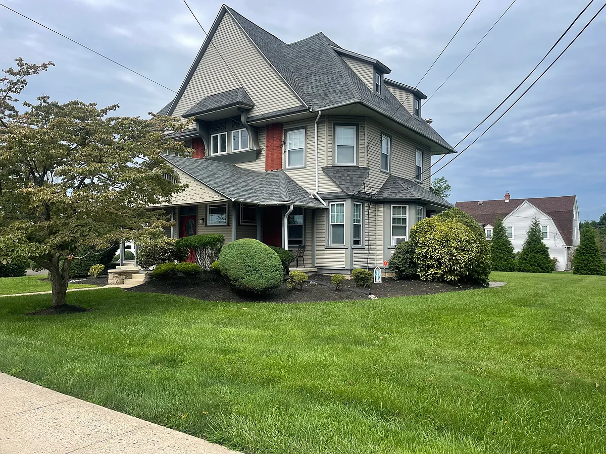 Building Photo - 116 Summit Ave #A
