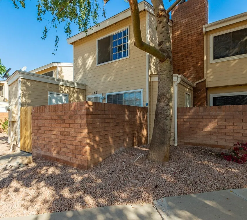 2 bed, 1.5 bath, 792 sqft, $1,600 — Photo 3