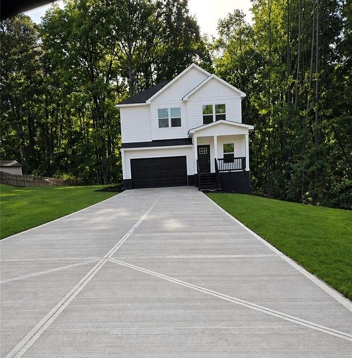 1st image of 131 Forest Pl