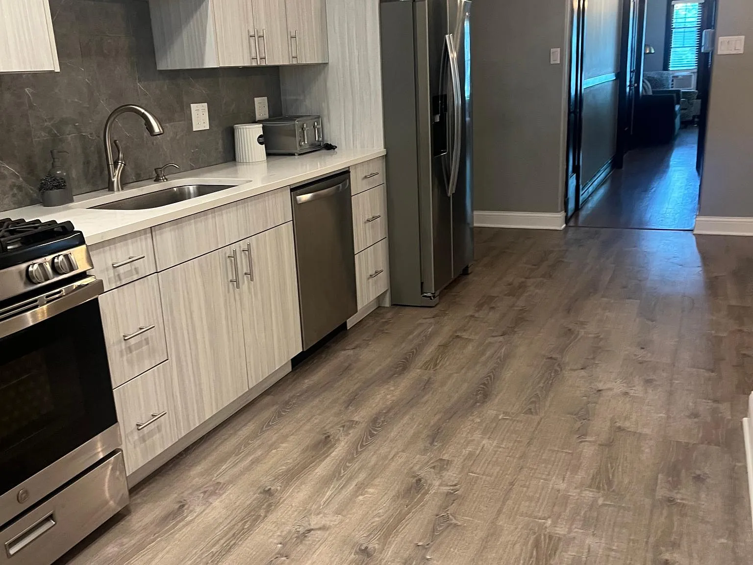 2539 W Logan Blvd — Photo 4