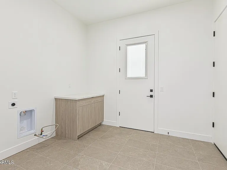 1625 E Lamar Rd #1 — Photo 8