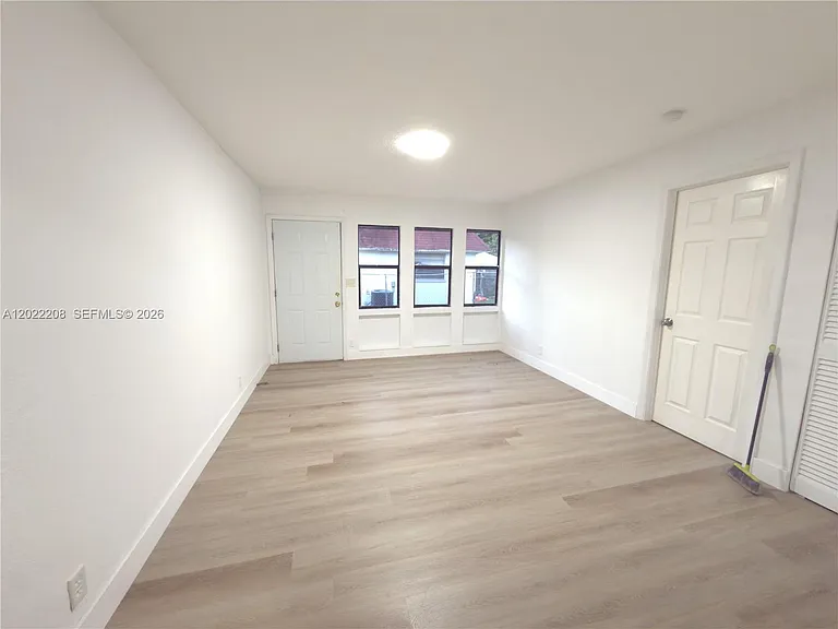 1312 NW 8th Ave — Photo 11