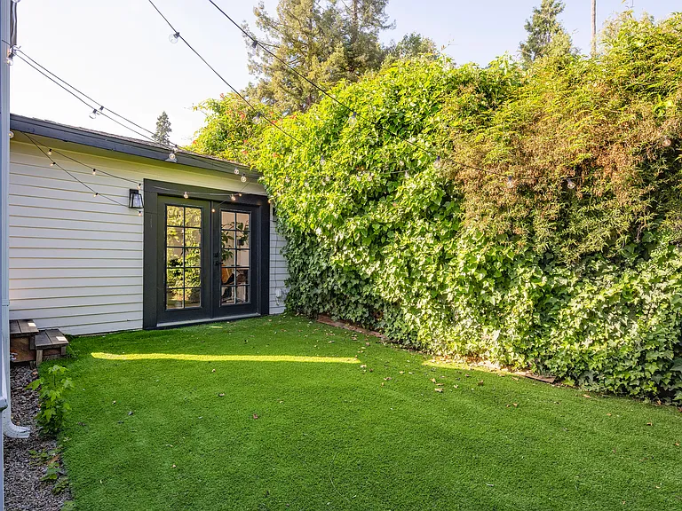 2542 Wilbur St — Photo 14