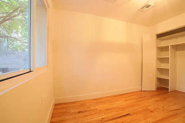 Rented by Prime Square Realty | media 25