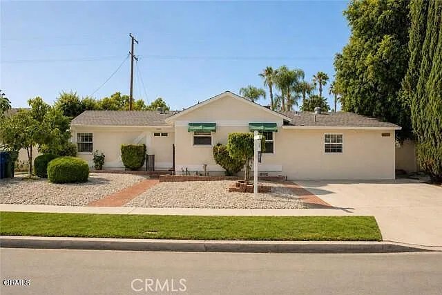 1 bed, 1.0 bath, 600 sqft, $1,700 — Photo 1