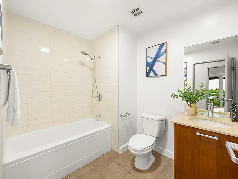 645 W 9th St #303 — Photo 15