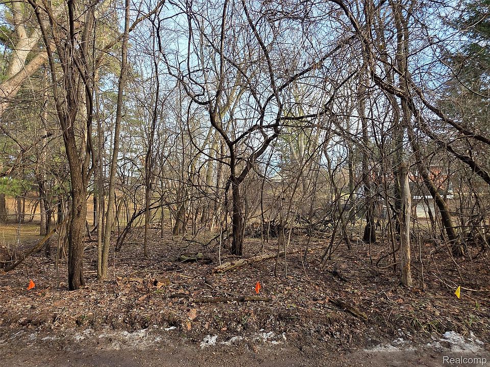 2375 Greenlawn Ave, photo 2