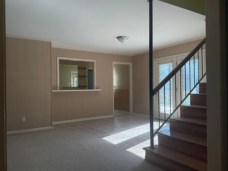 323 Auburn Dr — Photo 5