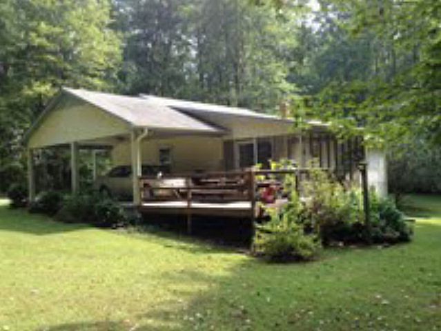 2nd image of 832 Rocksprings Rd