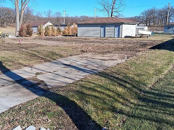 4th image of 14511 Bryan St