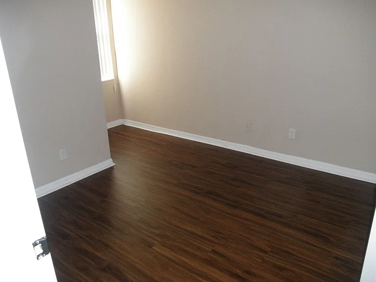 894 Pipers Cay Dr — Photo 10
