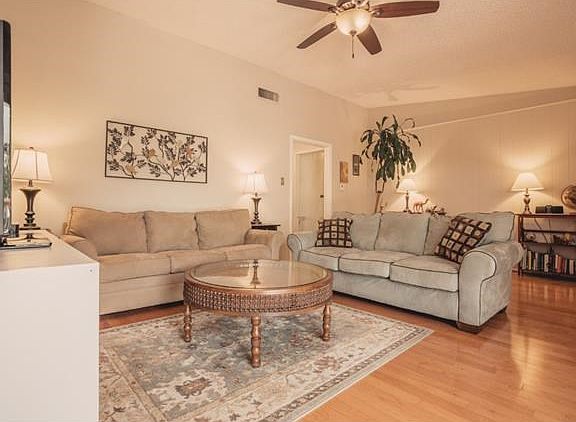 4th image of 11801 Carshalton Dr