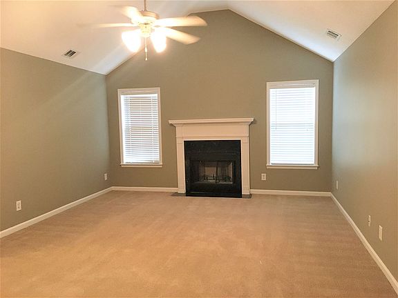 3rd image of 119 Cedarland Dr