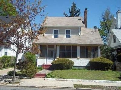 18823 Dormans Rd, Jamaica, NY, 11412