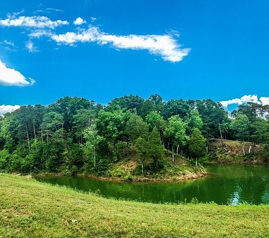 1st image of Bouldercrest Dr