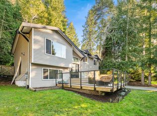 2722 Bayview St, Surrey, BC V4A 2Z4