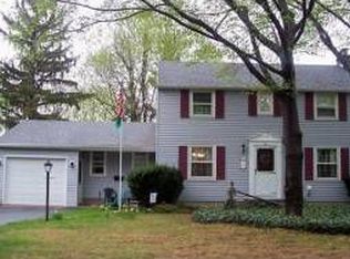 26 Meadow Dr, Webster, NY 14580