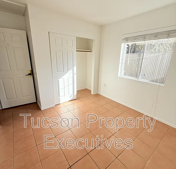 440 E 23rd St #1 — Photo 15