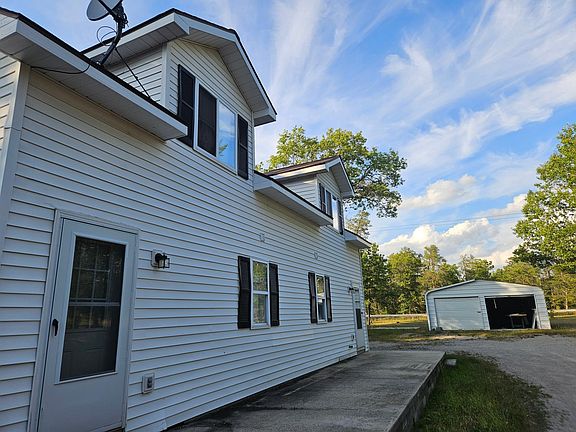 The side of the building you can see the front and rear apartment.