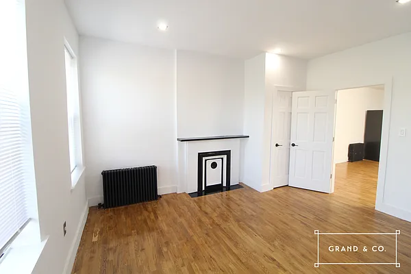 Rented by Grand & Co. | media 6