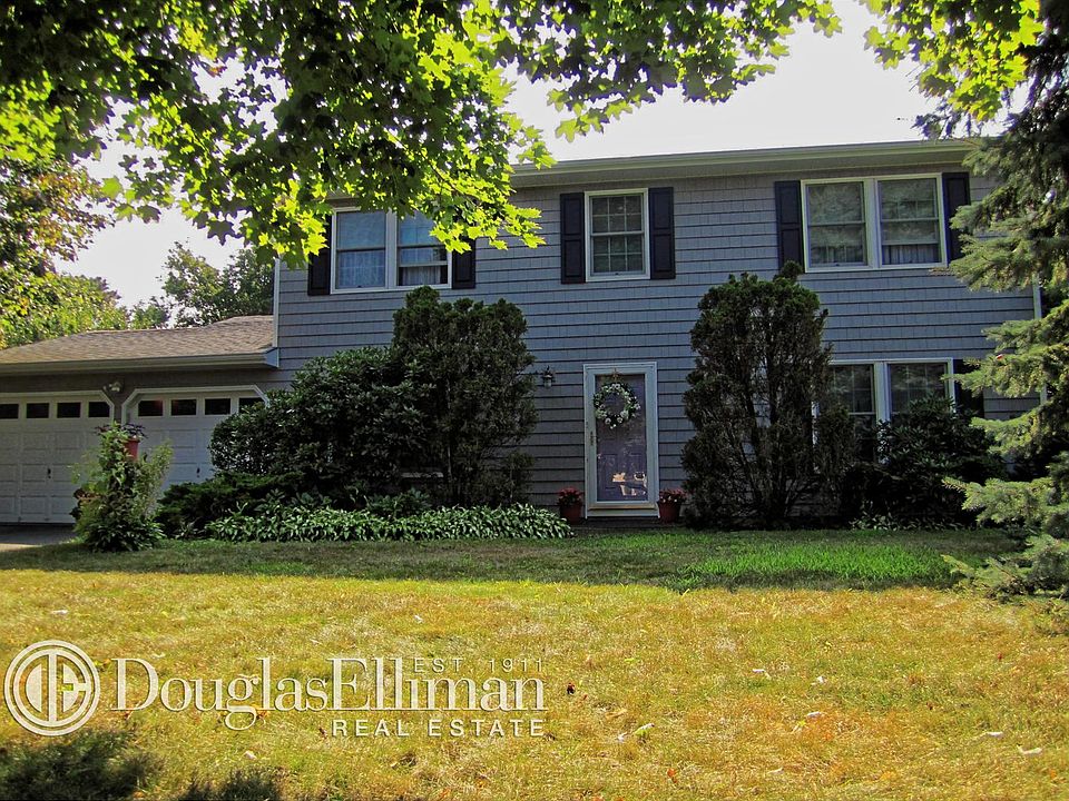 1st image of 26 Frost Valley Dr