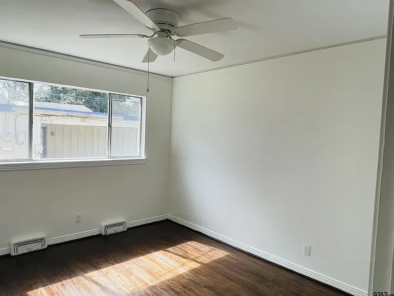 3210 S Donnybrook Ave — Photo 8