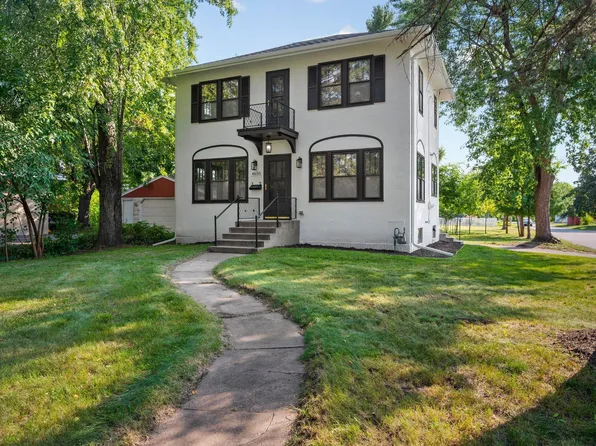 4650 W Broadway Ave, Robbinsdale, MN 55422