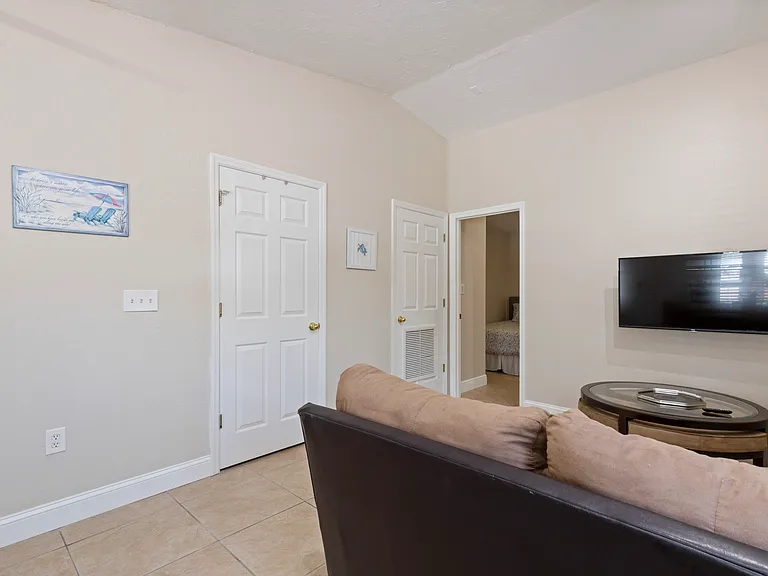2424 Whippoorwill Cir #2 — Photo 20