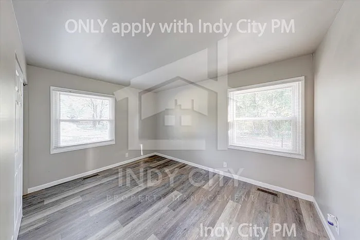 3118 N Richardt Ave — Photo 17