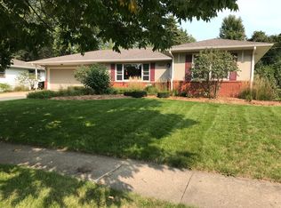 1844 Perry Ct, Sycamore, IL 60178