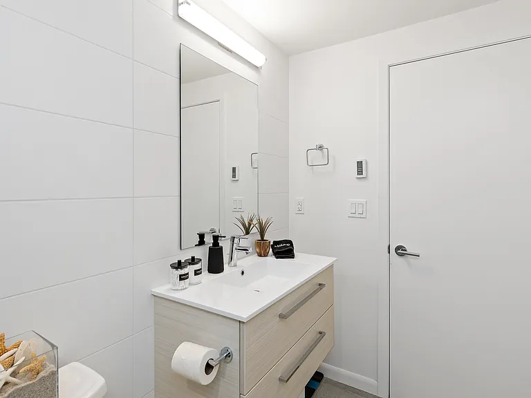 5916 44th Ave SW — Photo 73