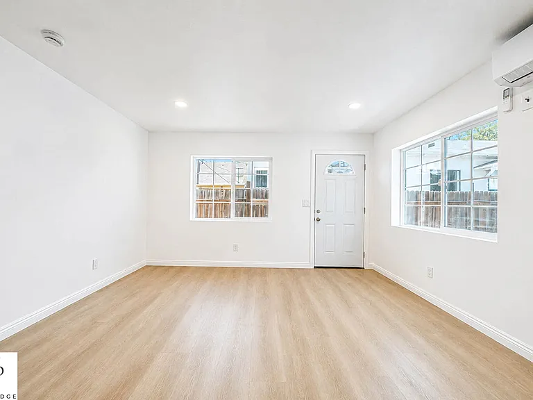 1428 W 59th St #3/4 — Photo 5