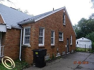 3rd image of 18566 Hull Ave