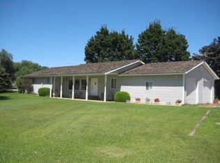 3 Quail Dr, Omak, WA 98841