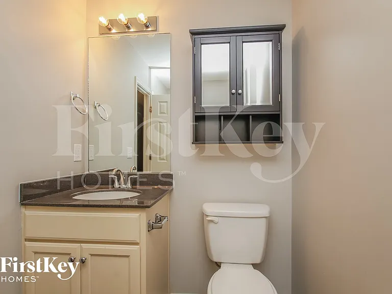 441 Bakers Bridge Cir — Photo 14