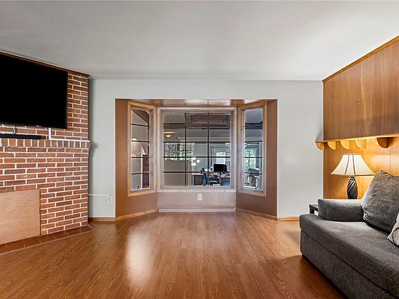 3rd image of 570 S 7th St
