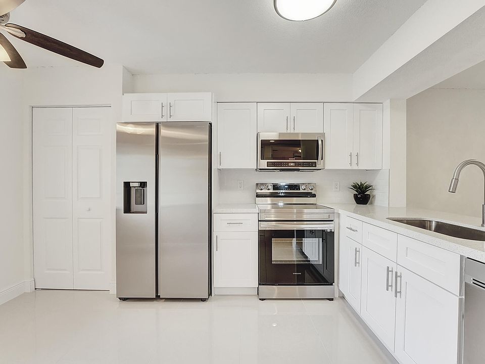 1st image of 7350 Kinghurst Drive #206