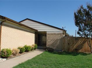 2200 Spicewood Ln, Carrollton, TX