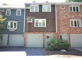 48 Valley West Way, Manchester, NH 03102