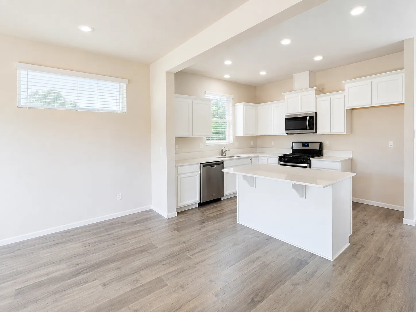 3 bed, 2.5 bath, 1495 sqft, $2,495 — Photo 3