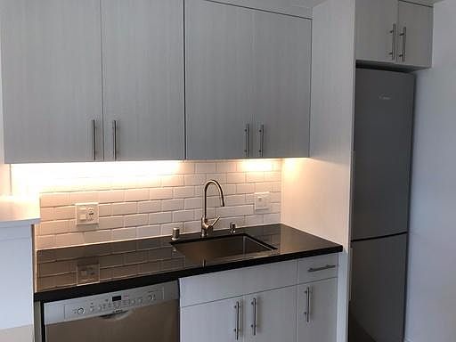 3rd image of 77 Bulkley Ave APT 15