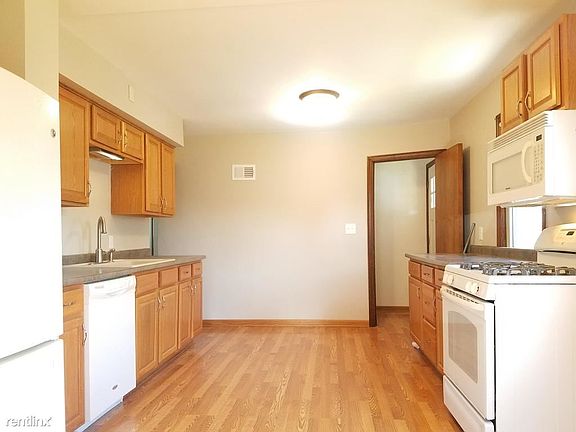 3rd image of 3663 E Lunham Ave