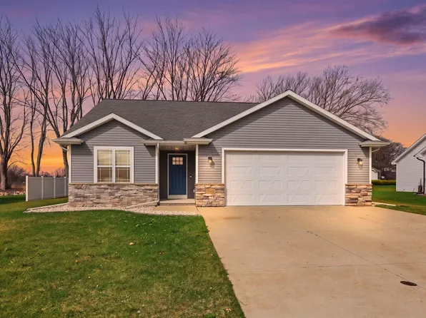 1146 Lori Dr, Neenah, WI 54956