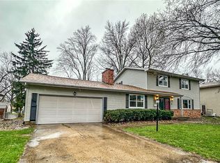 665 Crestline Dr, Decatur, IL 62526